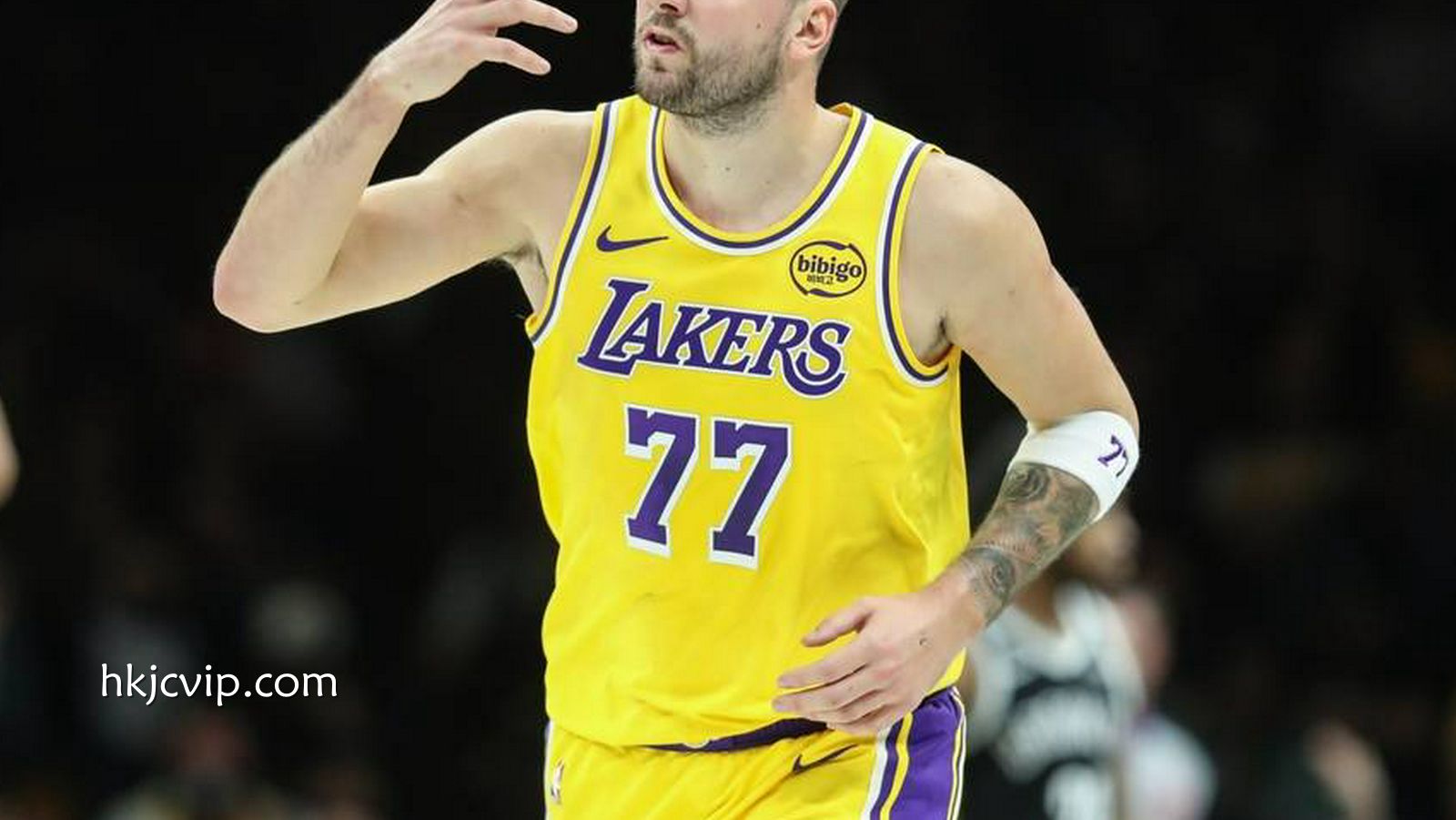 香港赛马会特别报道：詹姆斯25+3+7东契奇24+6+5 湖人击败篮网